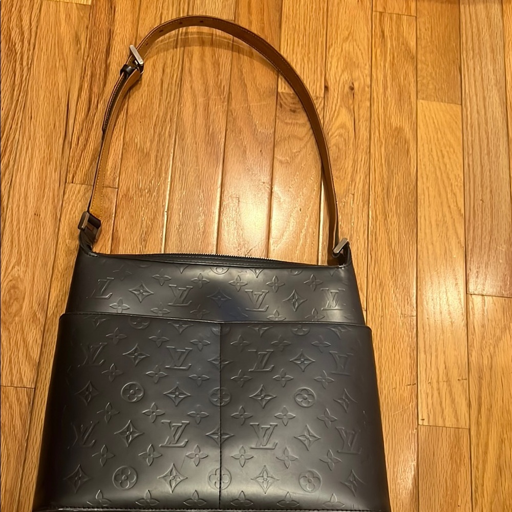 Louis Vuitton Leather Crossbody Bag - Picture 3 of 12